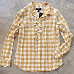 NWT Banana Republic Classic Fit Ruffle Button Down Shirt. Size Small.